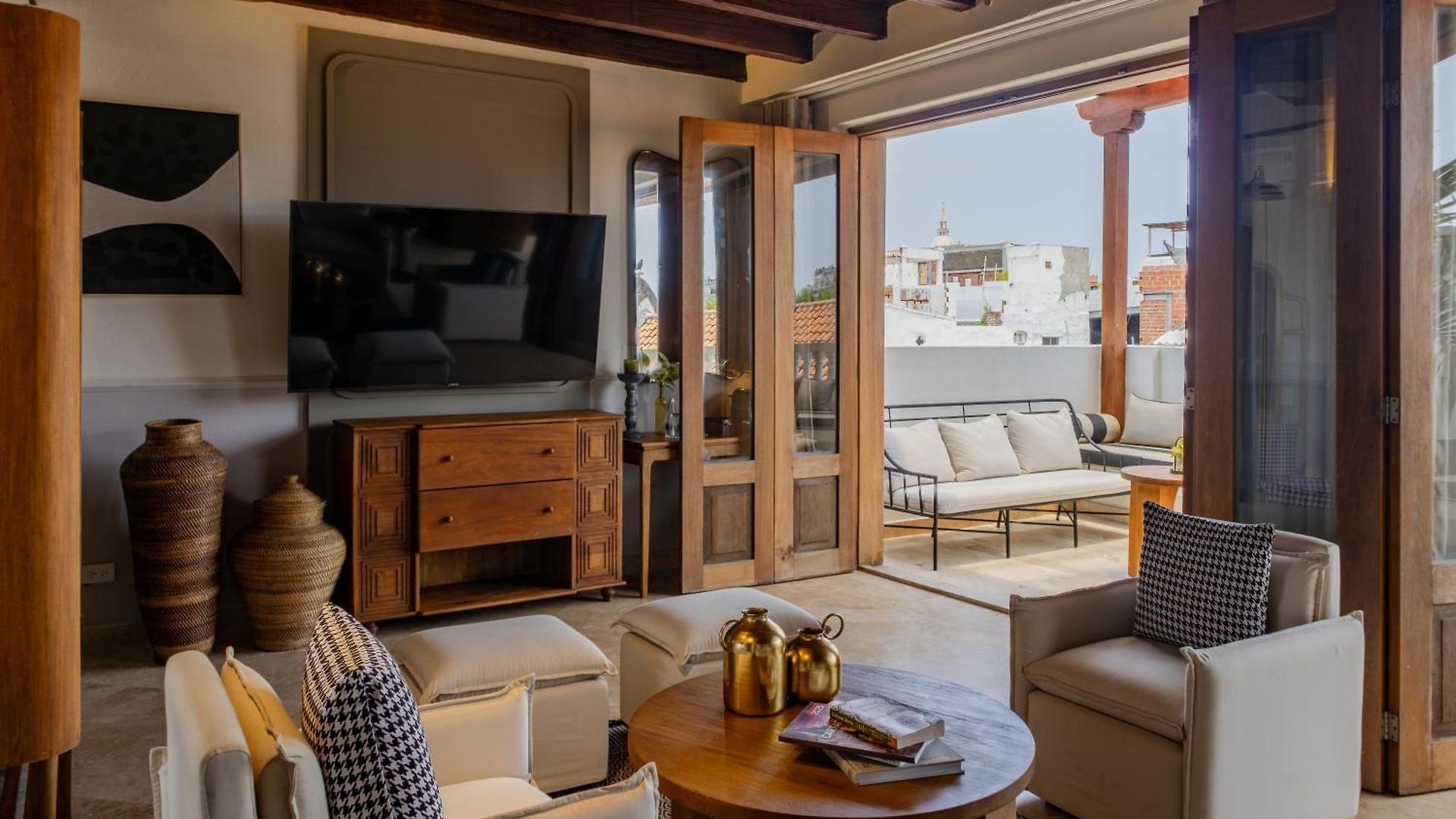 Casa Bianca By Faranda Boutique